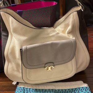 Tory Burch shoulder bag. It is a few years old but in great condition.